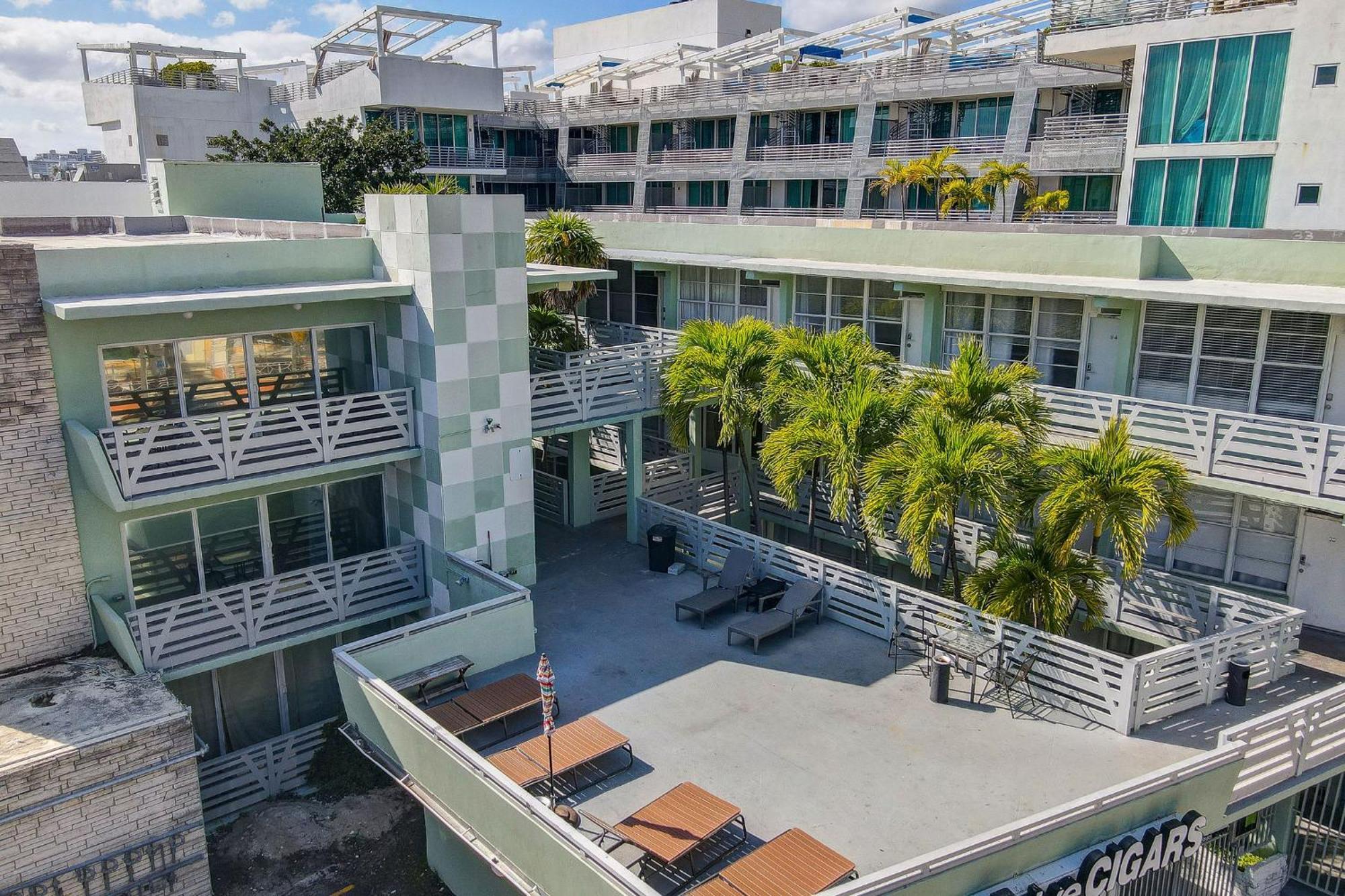 Deco Beachside Apt, W/2 Queen Beds, Washer/Dryer マイアミビーチ エクステリア 写真