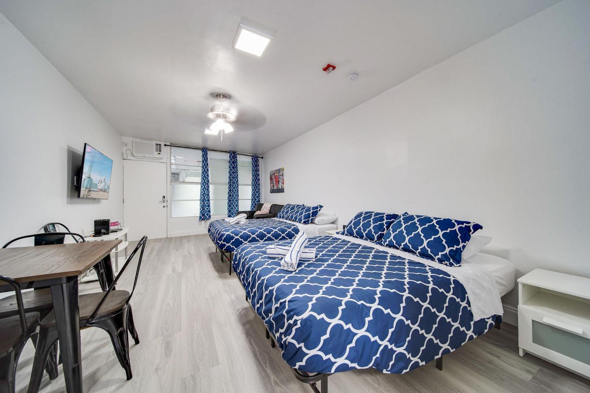 Deco Beachside Apt, W/2 Queen Beds, Washer/Dryer マイアミビーチ エクステリア 写真
