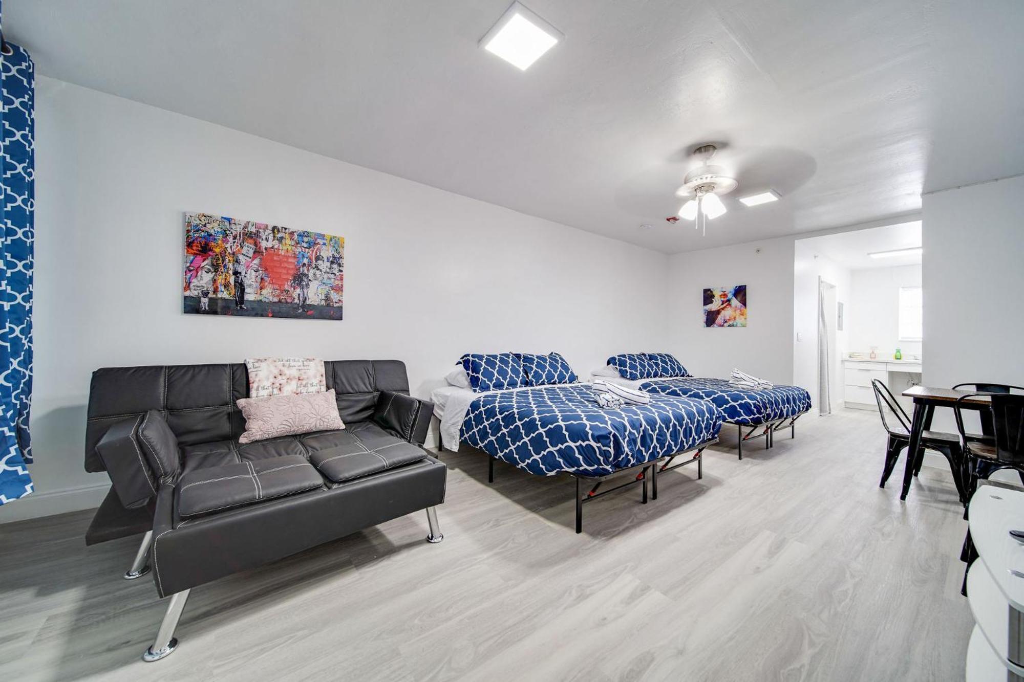 Deco Beachside Apt, W/2 Queen Beds, Washer/Dryer マイアミビーチ エクステリア 写真